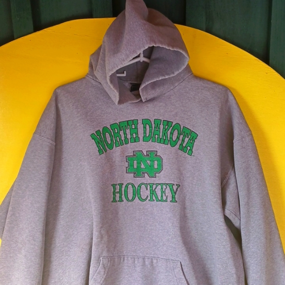 N. Dakota Hockey hoodie XL